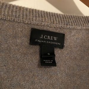 J. Crew Sweaters - JCrew Men’s V-Neck Italian cashmere sweater J. Crew Sweaters - JCrew Men’s V-Neck Italian cashmere sweater